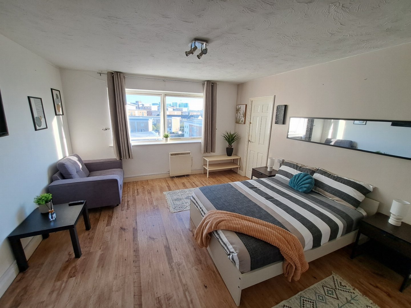 27 Fishguard Way — Room Studio